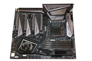 Das MSI MEG Z390 Godlike im E-ATX-Format in der Übersicht.