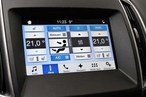 SYNC 3 erlaubt die Bedienung der Klimaautomatik, auch per Sprache
