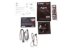 Das Zubehör vom MSI Z370 Tomahawk in der Übersicht.