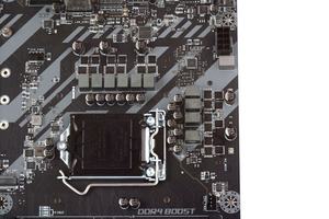 Für die CPU-Spannungsversorgung verlötet MSI insgesamt 12 Spulen.