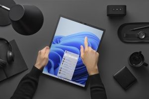 ASUS Zenbook 17 Fold OLED