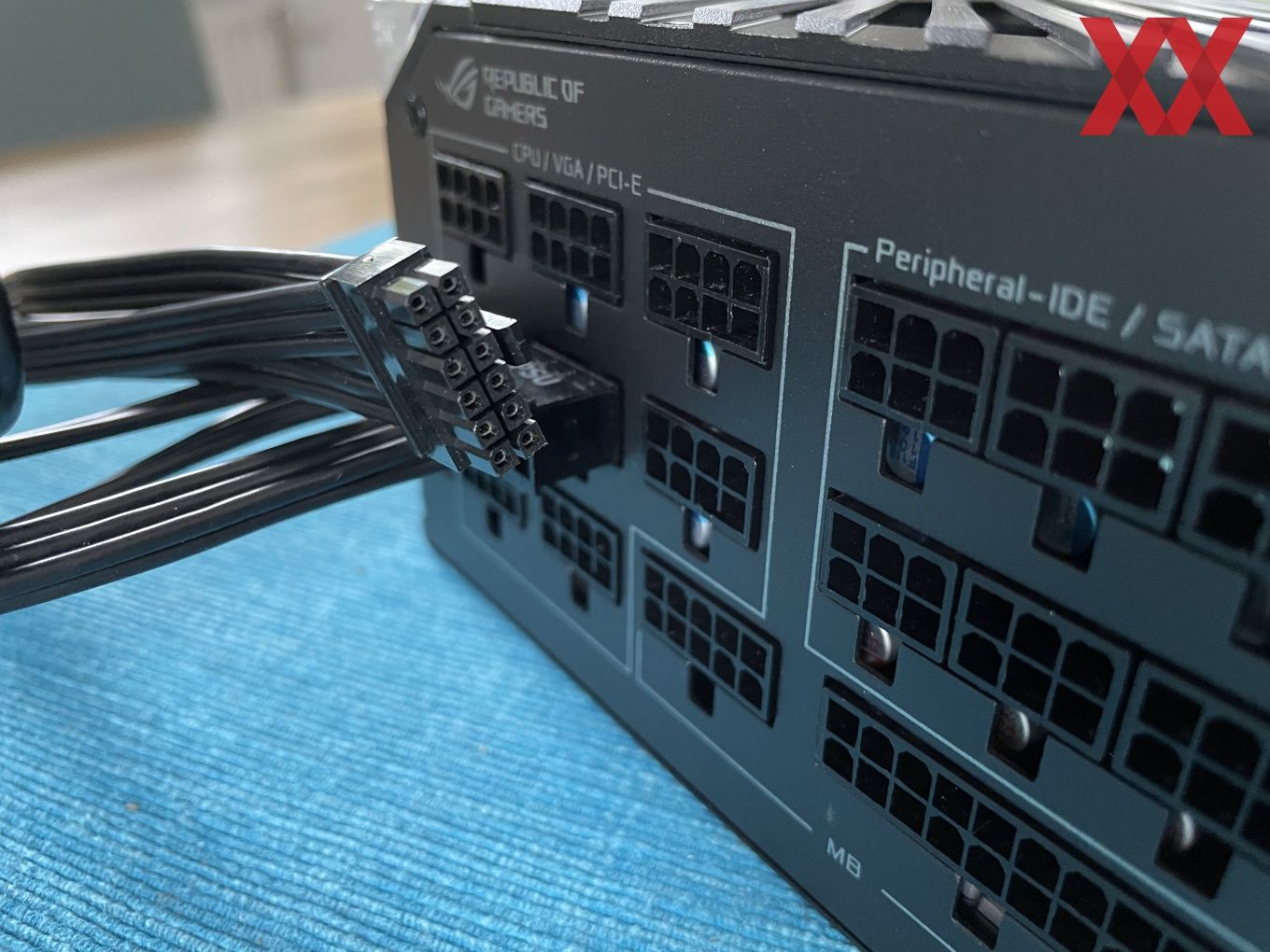 ATX 3.1: Der kritische 12VHPWR-Stecker wird als 12V-2×6 neu aufgelegt -  ComputerBase