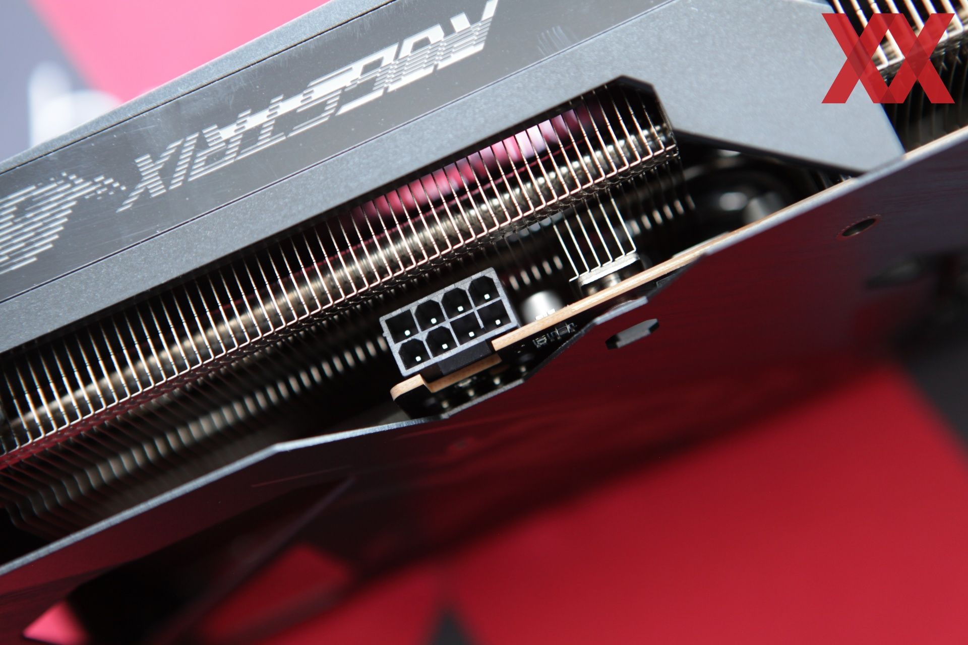 Radeon rx 6650m xt. ASUS Radeon RX 6650 XT OC. RX 6650 XT Hellhound без бекплейта