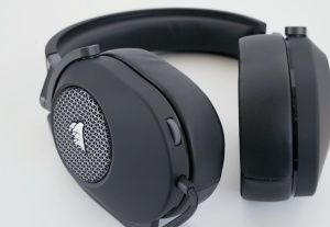 Corsair HS65 Surround