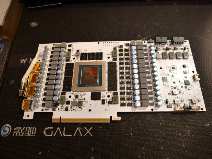 Появились снимки PCB видеокарты Galax GeForce RTX 4090 HOF 32 фазы и Power Limit 1.000 Вт