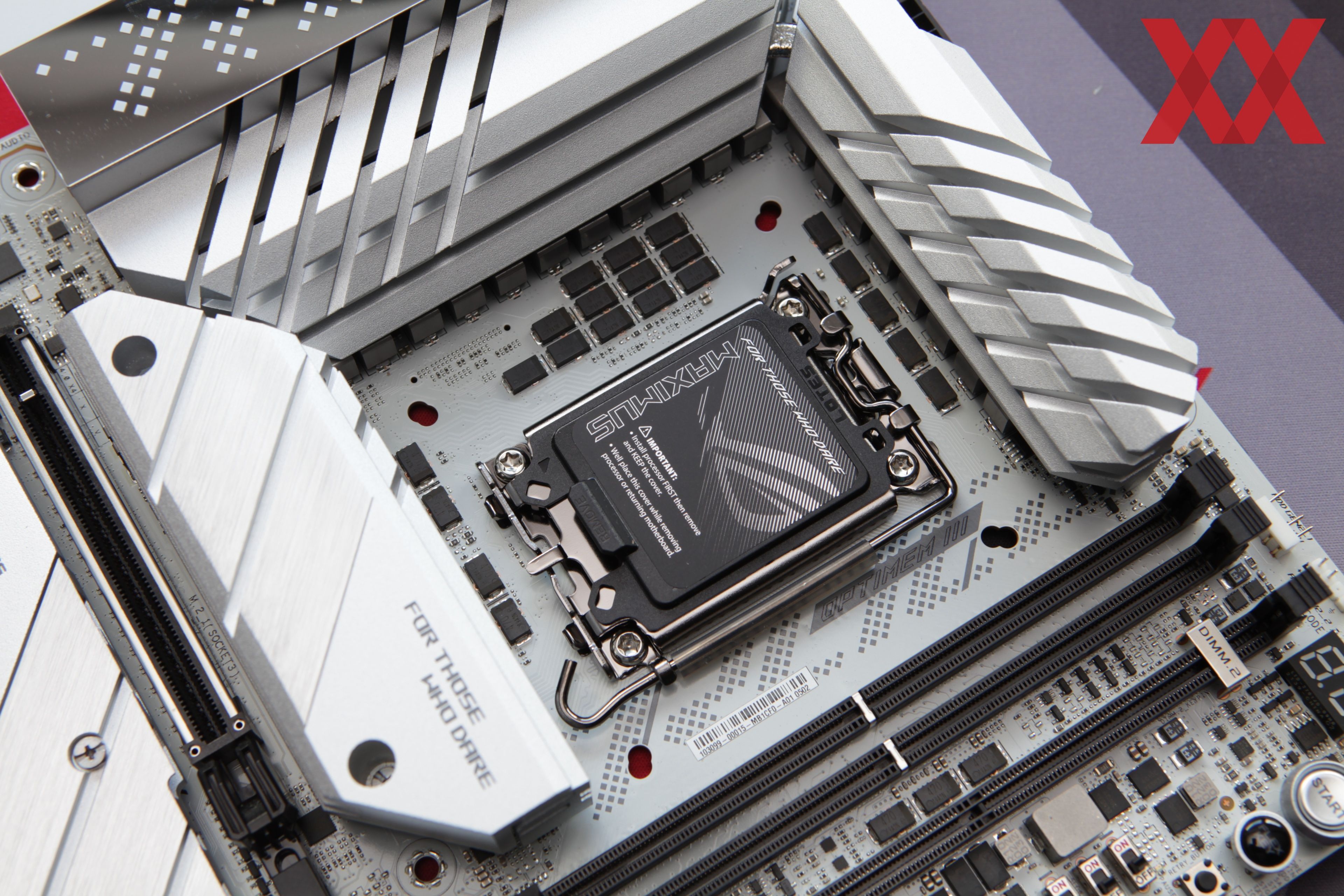 Für unsere DDR5-7000+ Tests: Das ASUS ROG Maximus Z790 Apex vorgestellt ...