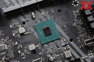 Gigabyte X670 AORUS Elite AX