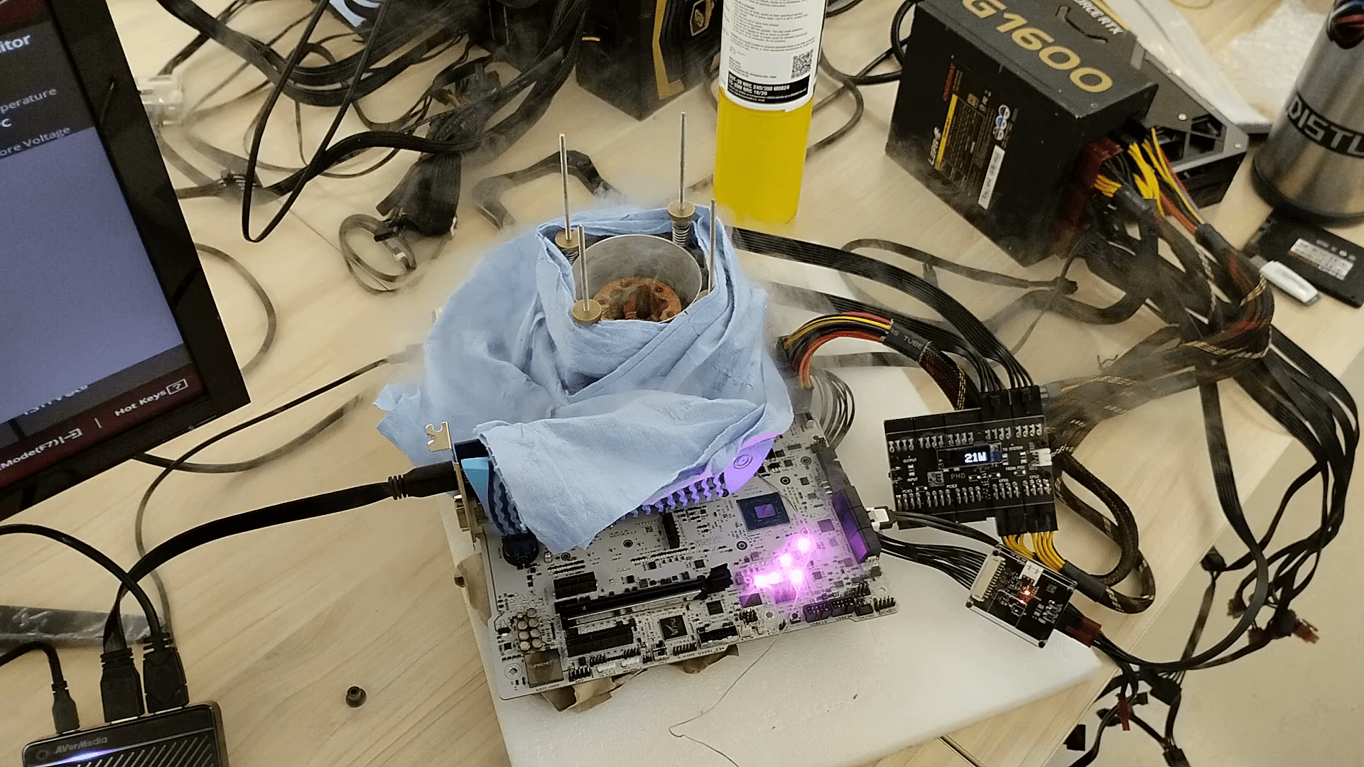 Частота CPU 8812,85 МГц новый рекорд за восемь лет
