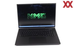 XMG NEO 17 M22 mit XMG OASIS im Test