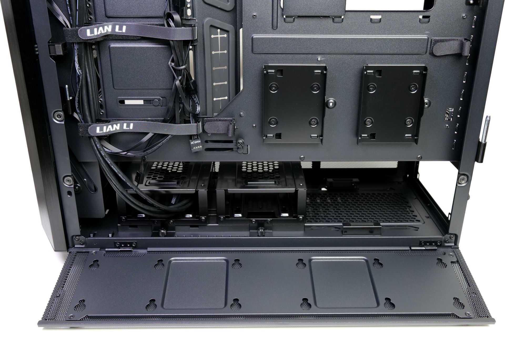 Корпус lian li lancool iii