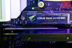 Gigabyte Aorus 10000