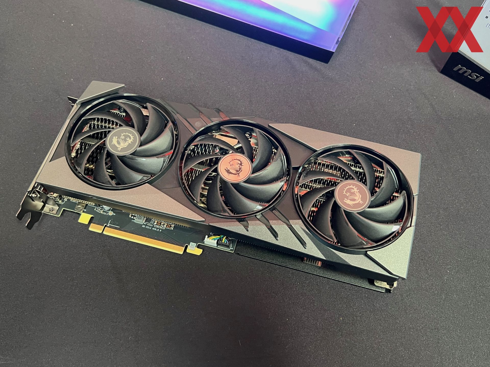 RTX 4070 MSI Slim. Толщина видеокарты. MSI 4070 Gaming x Slim. MSI RTX 4070 Gaming x Slim MLG.