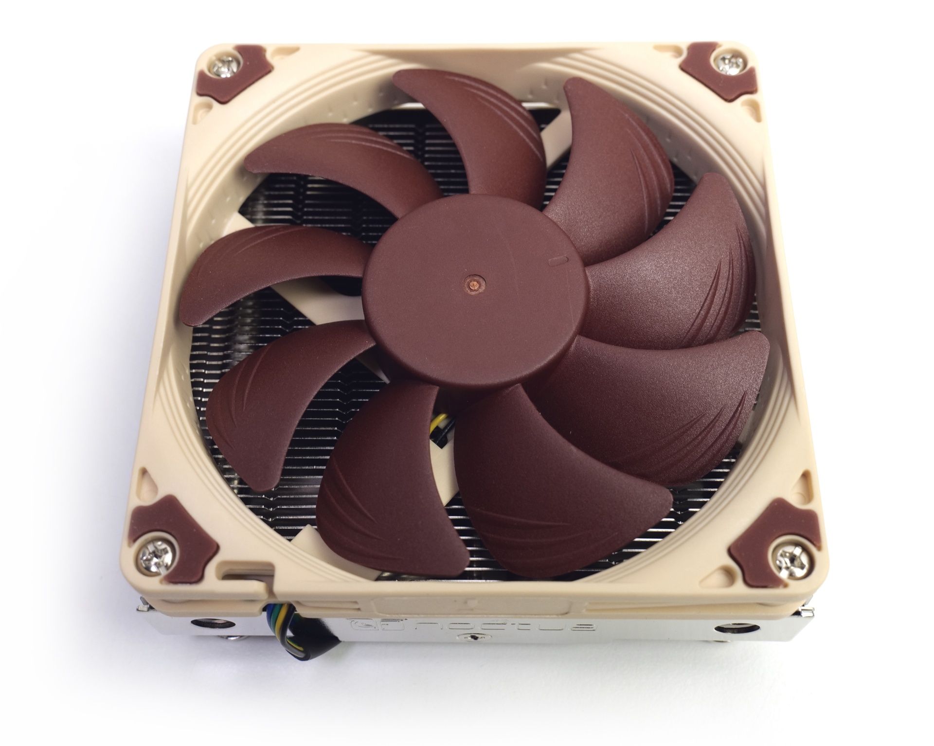 Штатный кулер. Кулер Noctua NH-l9i. Кулер Noctua NH-l9i-17xx. Noctua NH-l9i-17xx Chromax. CPU Cooler Noctua пассивный.