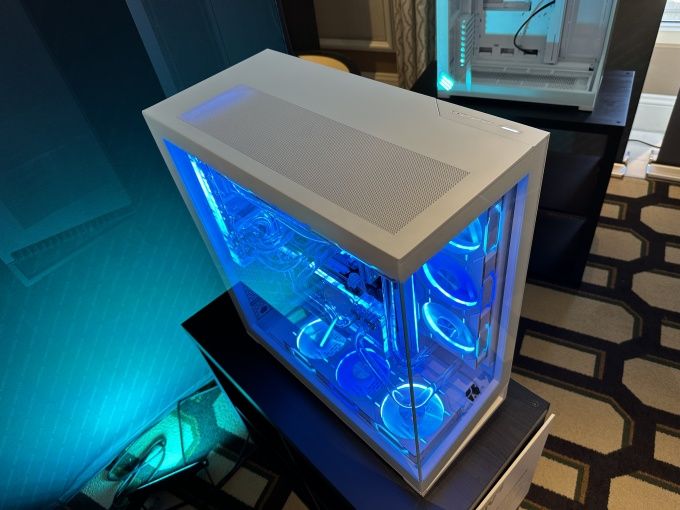 Phanteks zur CES ShowcaseGehäuse, LuftkühlerTrio und mehr (Update