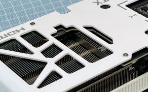 Inno3D GeForce RTX 4060 & 4070 mit verstecktem Anschluss