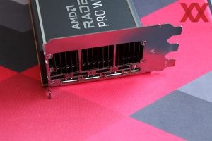 AMD Radeon Pro W7800