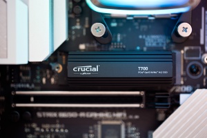 Crucial T700