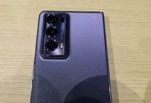 Honor Magic V2