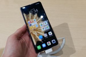 Honor Magic V2