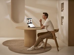 Szenariobilder zum ASUS Zenbook DUO (UX8406)
