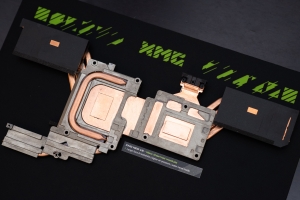XMG NEO 16 (E25) auf der CES 2025
