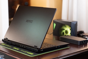 XMG NEO 16 (E25) auf der CES 2025