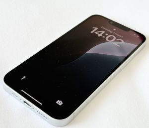 Apple iPhone 16e