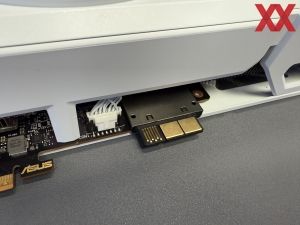 ASUS TUF Gaming Radeon RX 9070 XT BTF White OC Edition