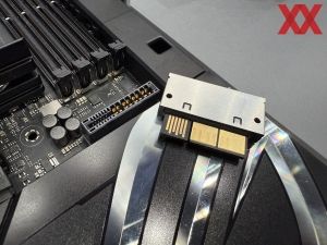 ASUS TUF Gaming Radeon RX 9070 XT BTF White OC Edition
