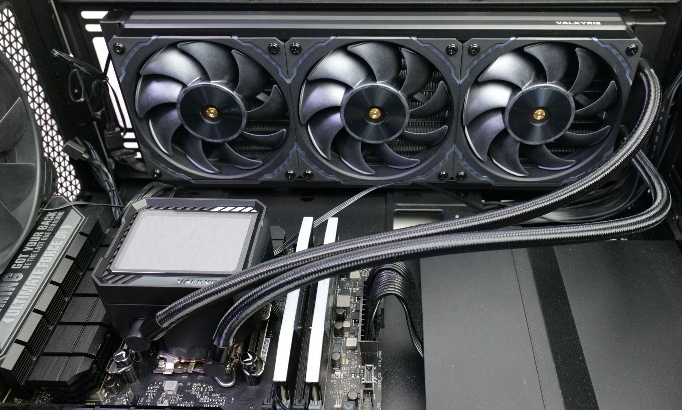 AiO-im-Lesertest-Das-sind-die-Tester-der-Valkyrie-V360-V240-AIO-mit-Display-