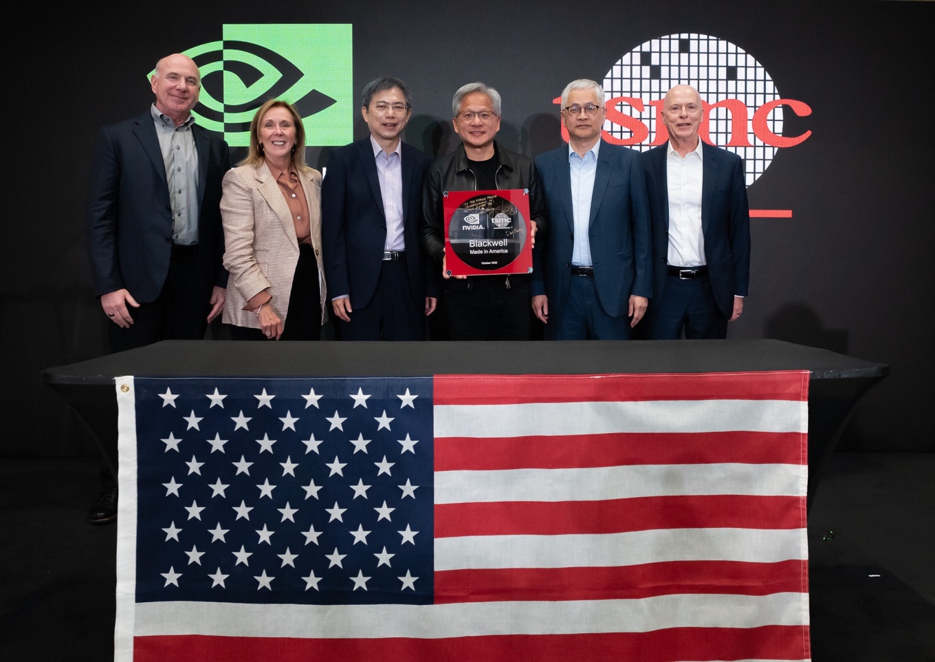 NVIDIA-x-TSMC-Erster-Blackwell-Wafer-in-den-USA-hergestellt