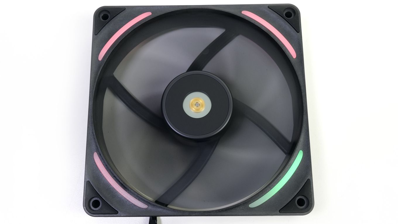 NZXT-F140X-im-Test-140-mm-Performancel-fter-aus-Fl-ssigkristallpolymer