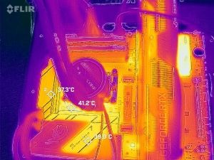 Wärmebild vom VRM-Bereich beim ASUS ROG Strix B850-A Gaming WiFi Wärmebild vom VRM-Bereich beim ASUS ROG Strix B850-A Gaming WiFi