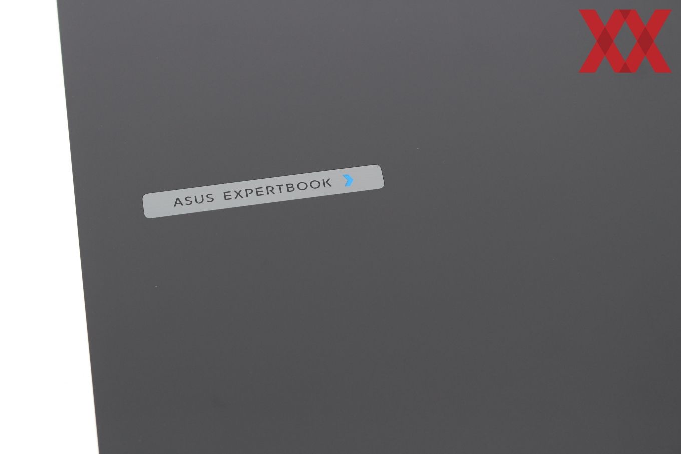 ASUS-ExpertBook-B3-im-Test-Modernere-Hardware-daf-r-Abstriche-bei-Display