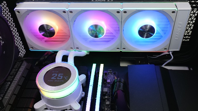 Lian Li HydroShift II LCD-C 360R