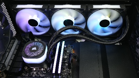 Corsair iCUE LINK TITAN 420 RX RGB