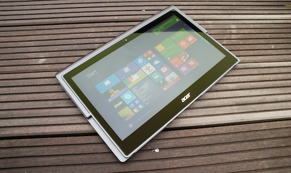 Im Tablet-Modus stören Gewicht und fehlende Tasten, der mitgelieferte Stift gefällt hingegen