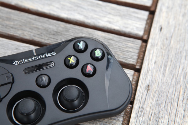 SteelSeries Stratus