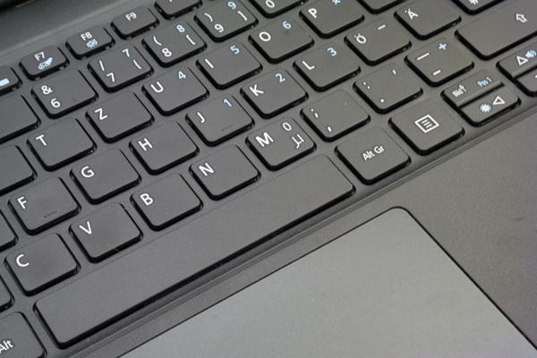 Trotz kleinem Gehäuse fallen Tastatur und Touchpad angenehm groß aus