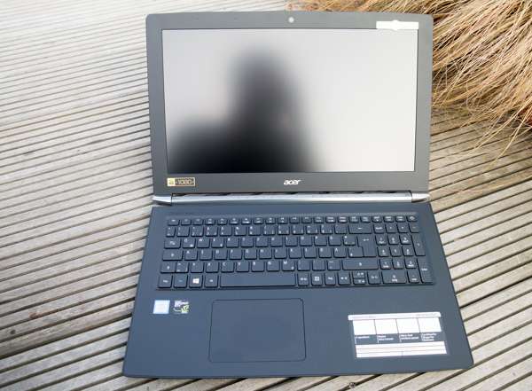 Das Aspire V 15 Nitro bietet auch Ende 2015 viel, leidet aber unter kleineren Schwächen