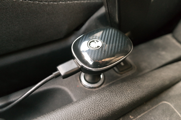Dank USB-Port kann auch während der Nutzung geladen werden