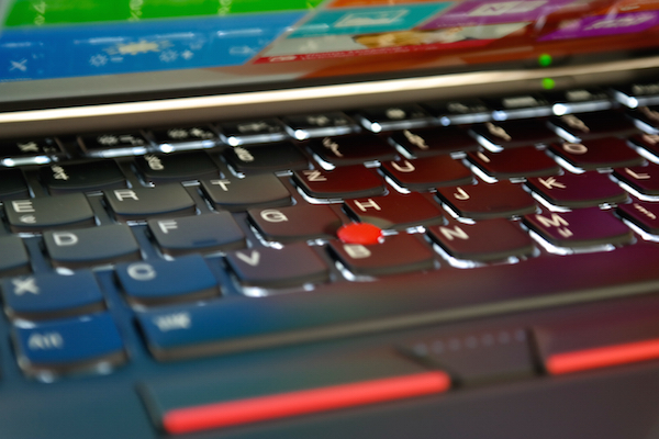Tastatur und Trackpoint überzeugen