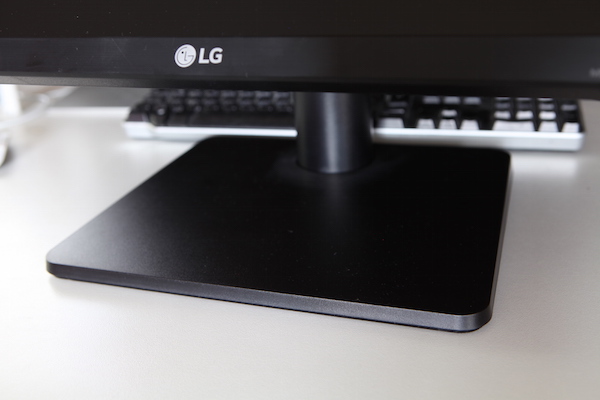 LG 27MU67