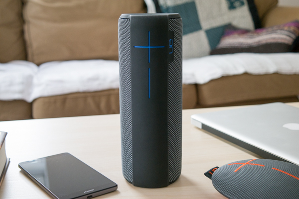 Auch bei der UE Megaboom werden die bekannten Design-Elemente aufgegriffen