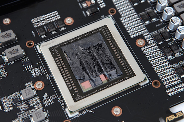 Fiji-GPU mit HBM auf der ASUS Radeon R9 Fury Strix