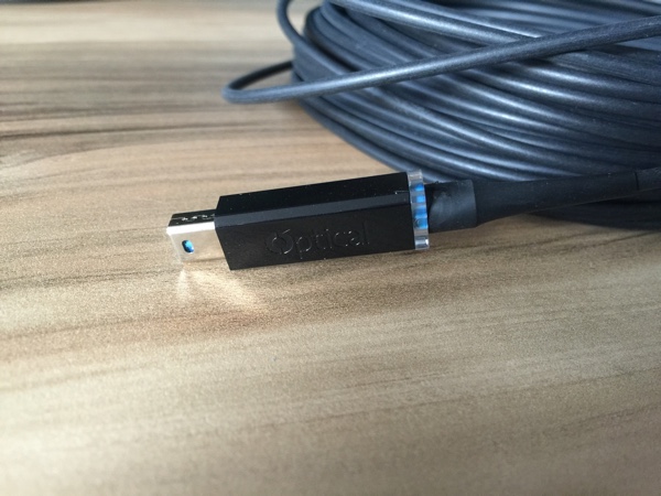 Optisches Thunderbolt-Kabel von Corning