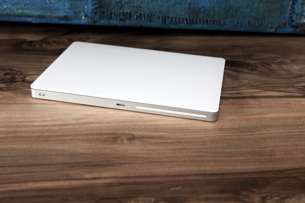 Apple Magic Trackpad 2