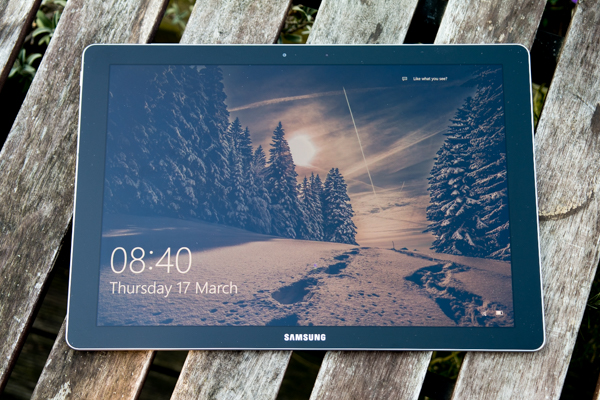 Samsung Galaxy TabPro S: Überzeugendes Display und gute Laufzeiten, aber enttäuschendes Dock und zu wenig Schnittstellen