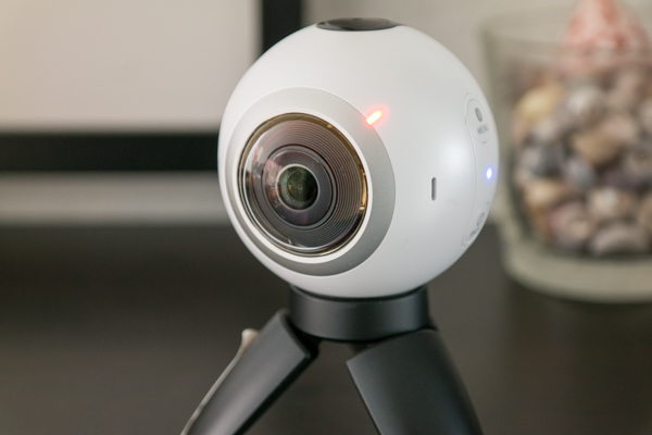 Beide Sensoren lösen mit jeweils 15 Megapixeln auf, die volle Auflösung wird aber nicht immer genutzt