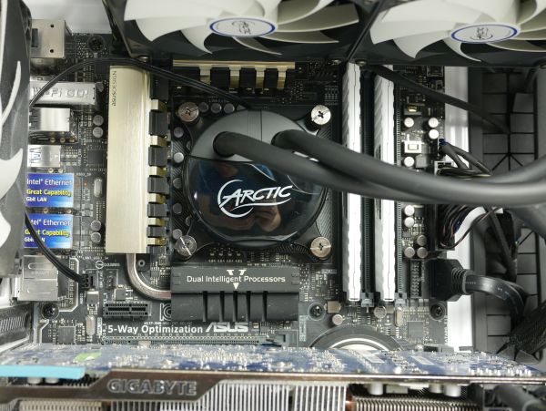 Arctic Liquid Freezer 240